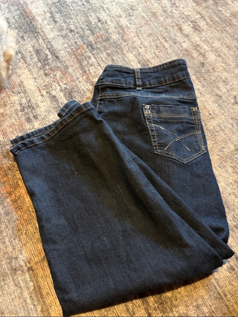 Plus Size Contrast Capris size 16